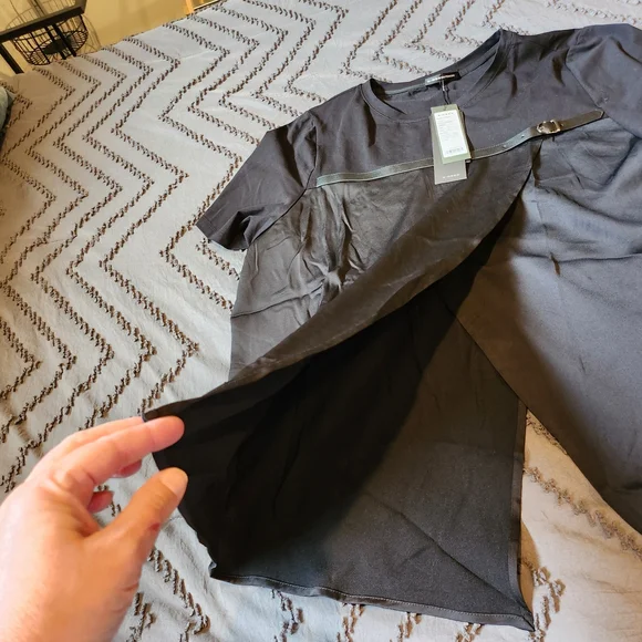 Nwt Black Top Blouse With Buckel Accent Asymetric Size Xl - Picture 6 of 8